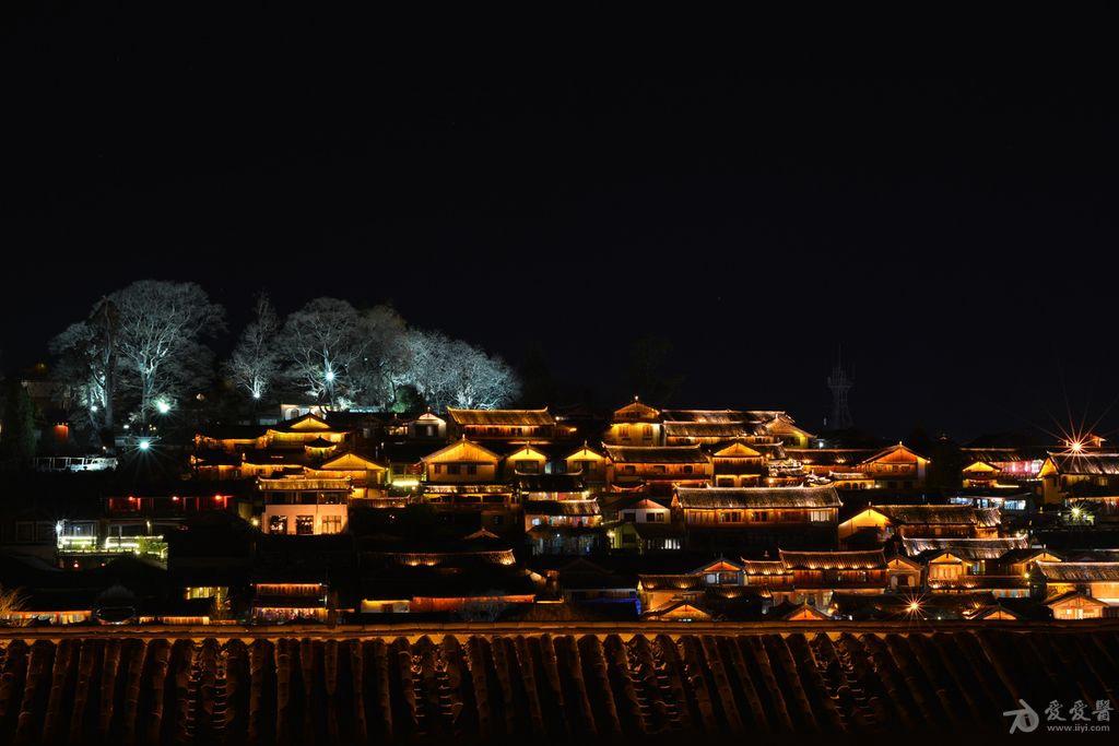 丽江狮子山夜景图片